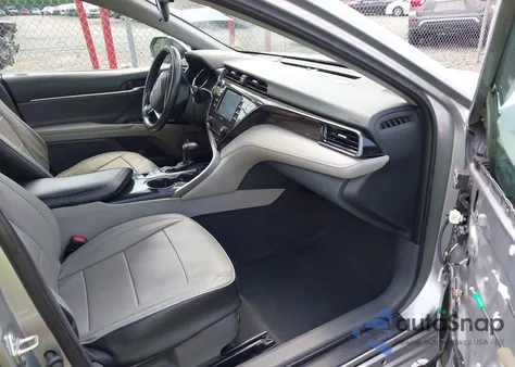 2020 Toyota Camry Le Hybrid z USA, uszkodzony, nr VIN 4T1C31AK6LU523123